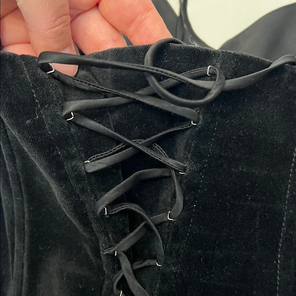 BCBGMAXAZRIA BLACK VELVET CORSET TOP WITH LACE-UP BACK SIZE 12 - Picture 2 of 16